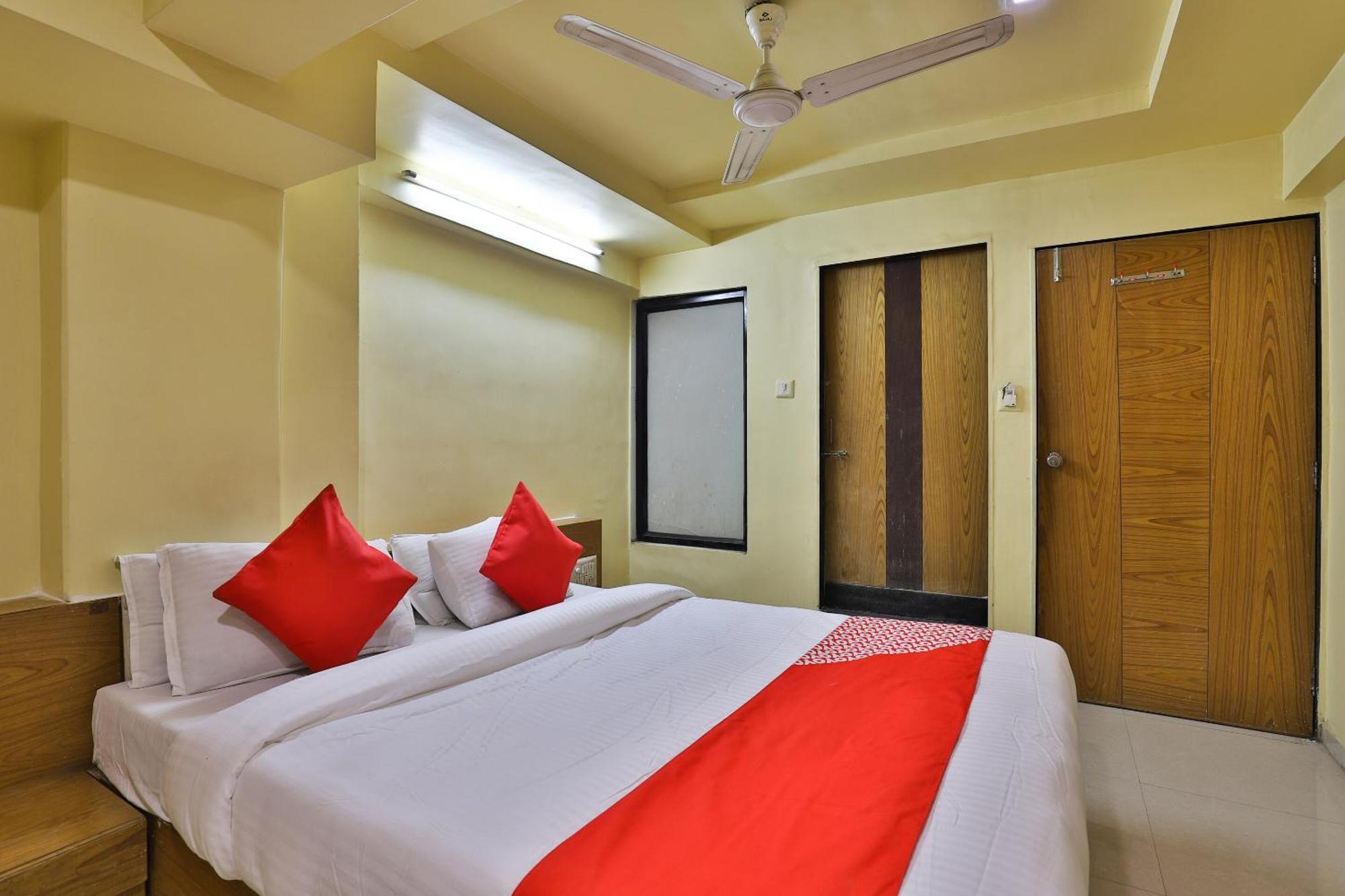 Spot On Hotel Shreeji Palace Ахмедабад Екстер'єр фото